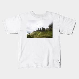 Old man of Storr in Scotland - Landscape Photography Kids T-Shirt